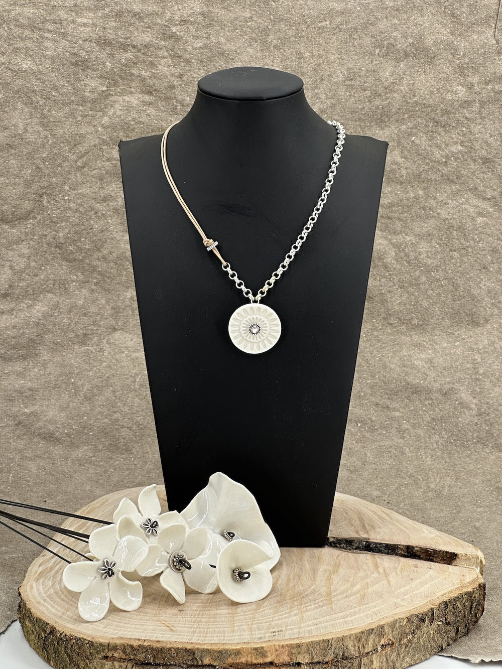 Porcelain locket on Belcher chain N.7
