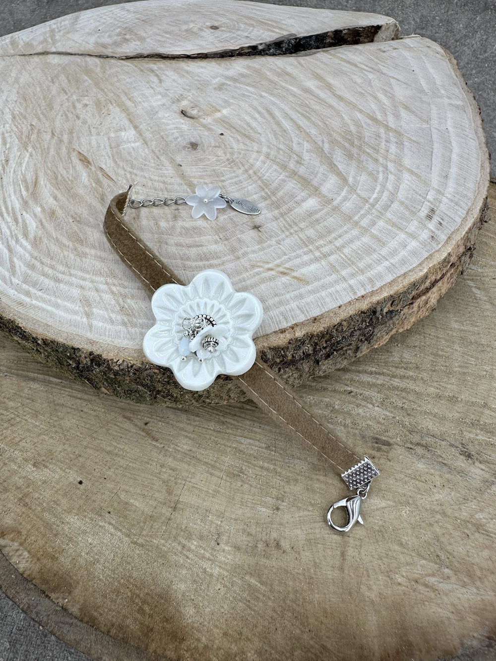 Velvet bracelet with porcelain flower mandala N.3